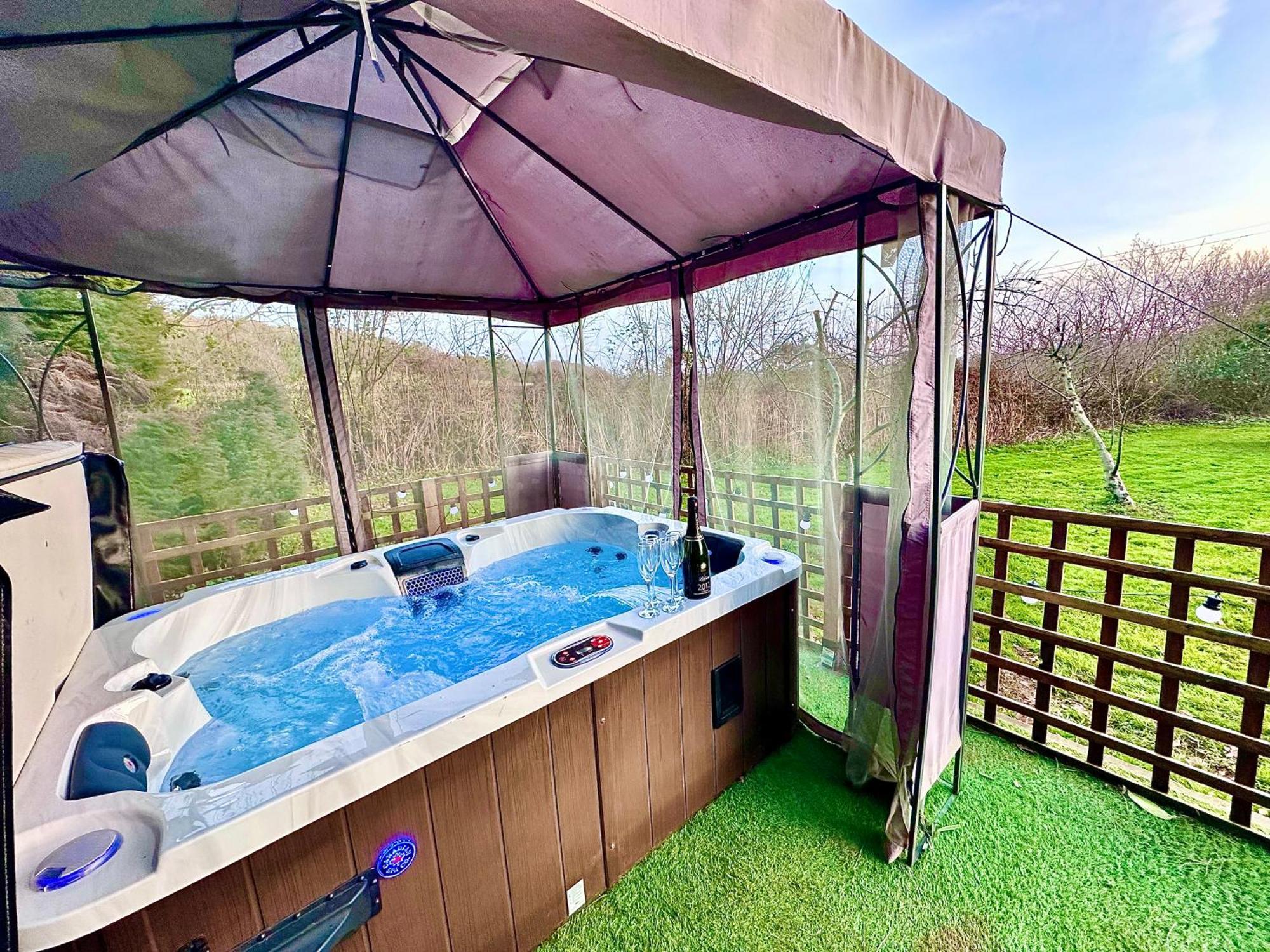 Three Bedroom Rural, Relaxing And Peaceful,Dogs Welcome! With Cymru Holidays Abergavenny Eksteriør bilde