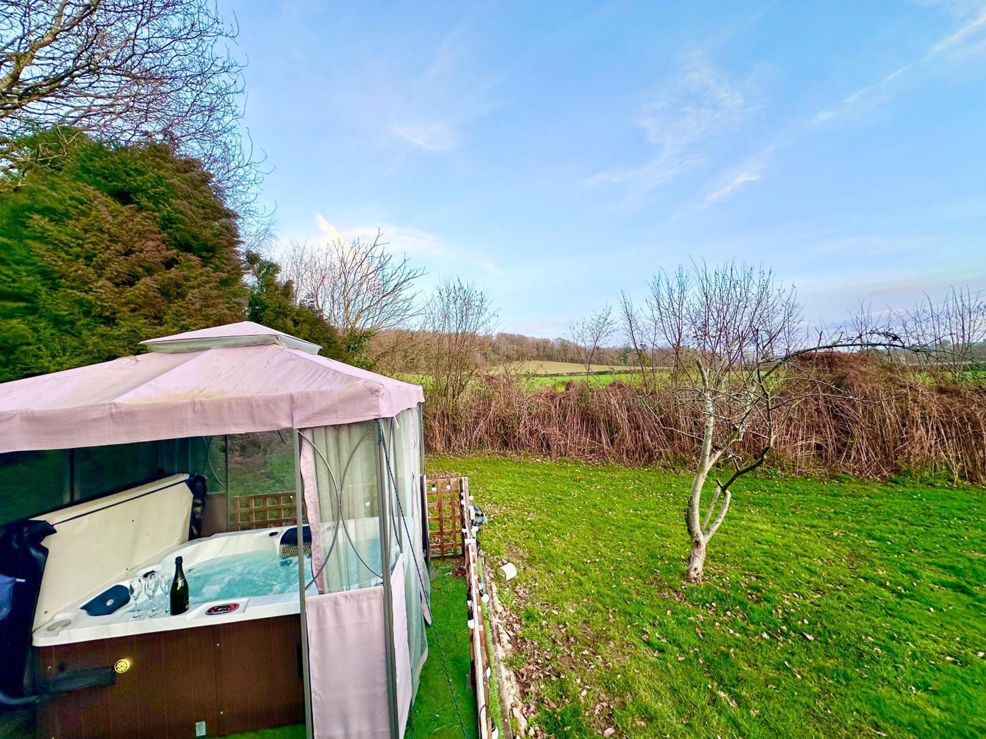 Three Bedroom Rural, Relaxing And Peaceful,Dogs Welcome! With Cymru Holidays Abergavenny Eksteriør bilde